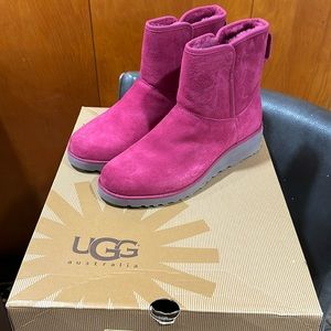 Ugg fuscia is lined boots 10